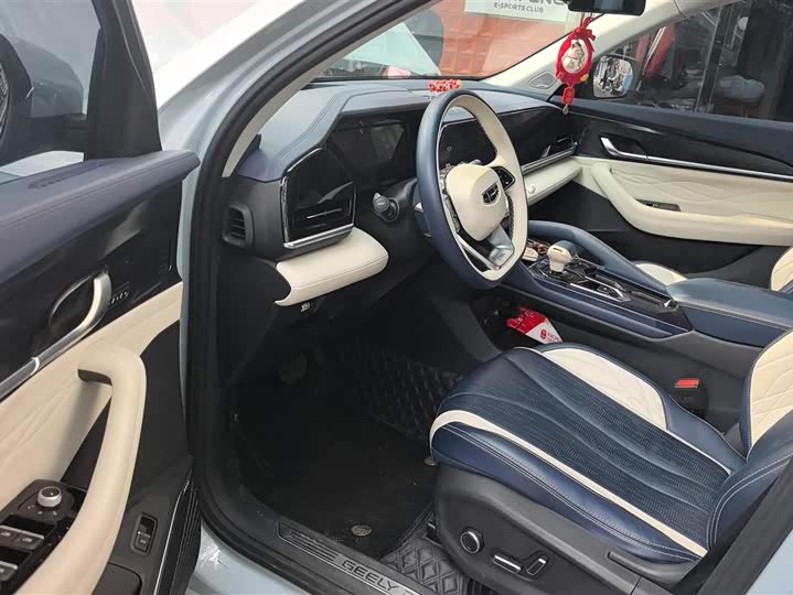 Фото 9 - Geely Monjaro