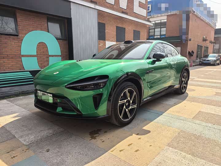 Фото 1 - Xiaomi YU7