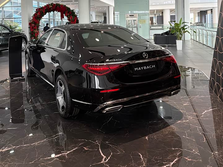 Фото 4 - Mercedes-Benz Maybach S-Class