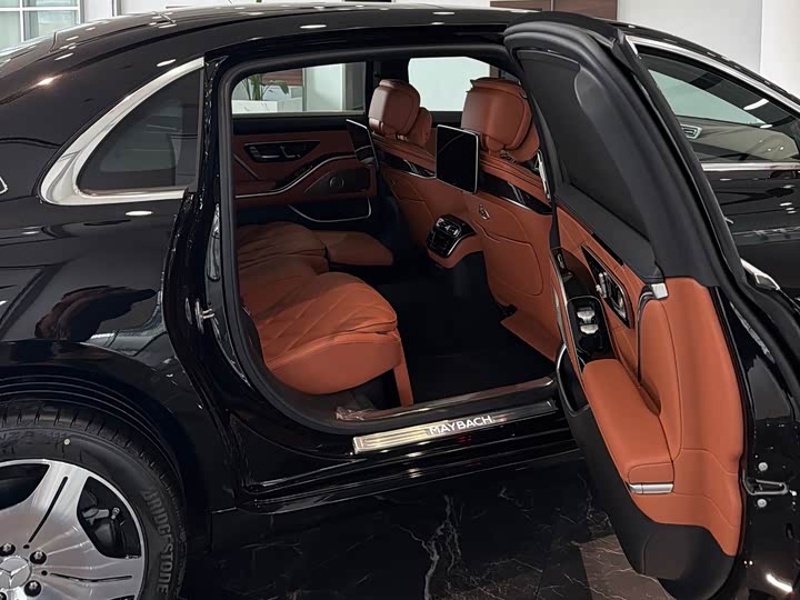 Фото 8 - Mercedes-Benz Maybach S-Class