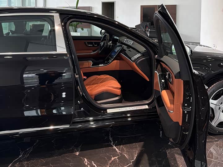 Фото 9 - Mercedes-Benz Maybach S-Class