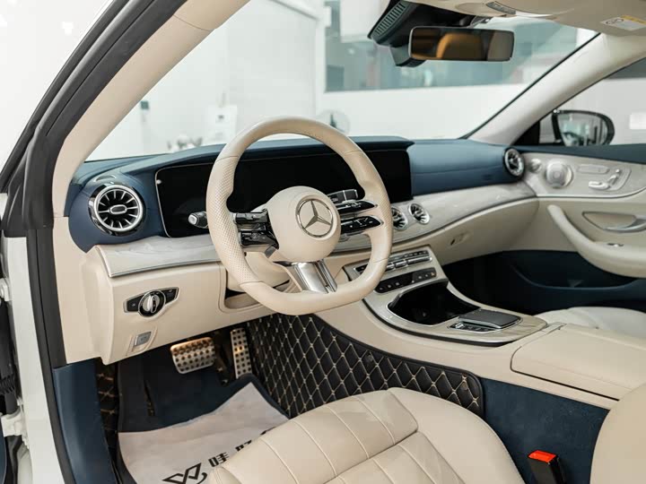 Фото 8 - Mercedes-Benz E-Class