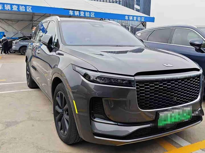 Фото 2 - LiXiang One