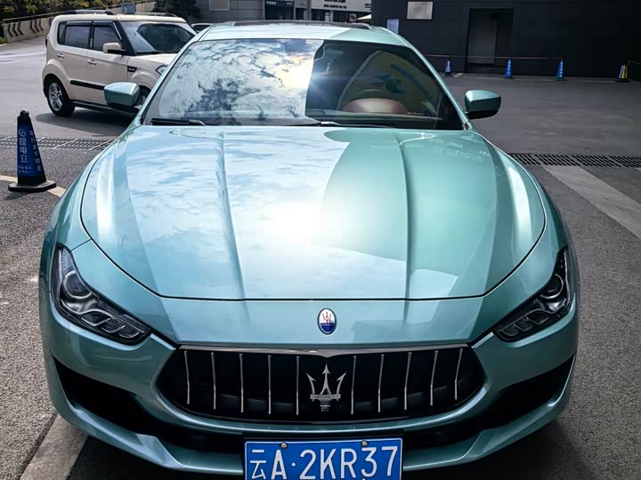 Photo 2 - Maserati Ghibli
