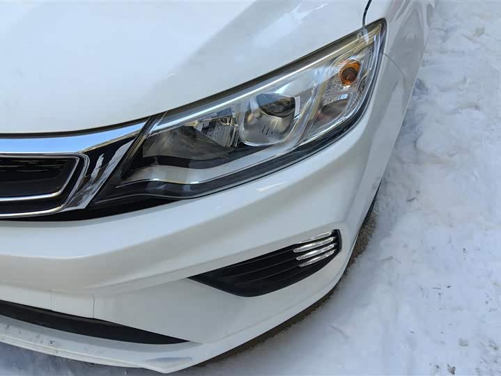 Фото 5 - Geely Vision