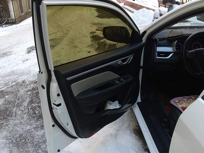 Фото 7 - Geely Vision