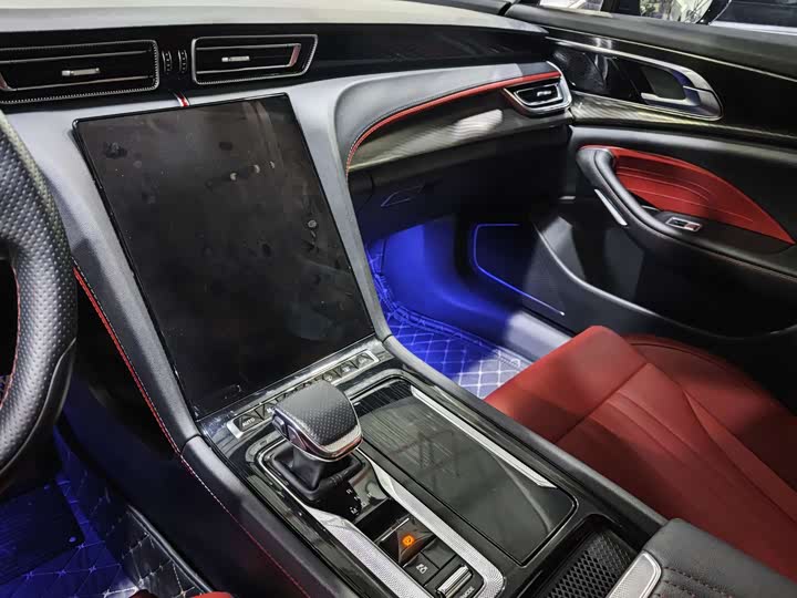 Фото 6 - Hongqi H6