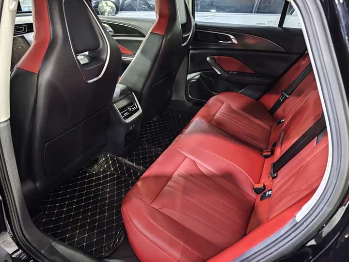 Фото 9 - Hongqi H6