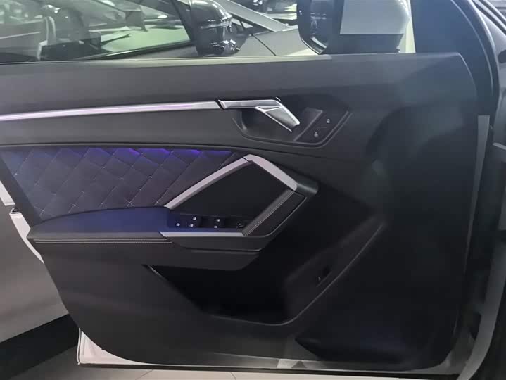 Фото 7 - Audi Q3