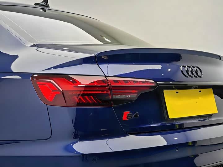 Фото 7 - Audi S4