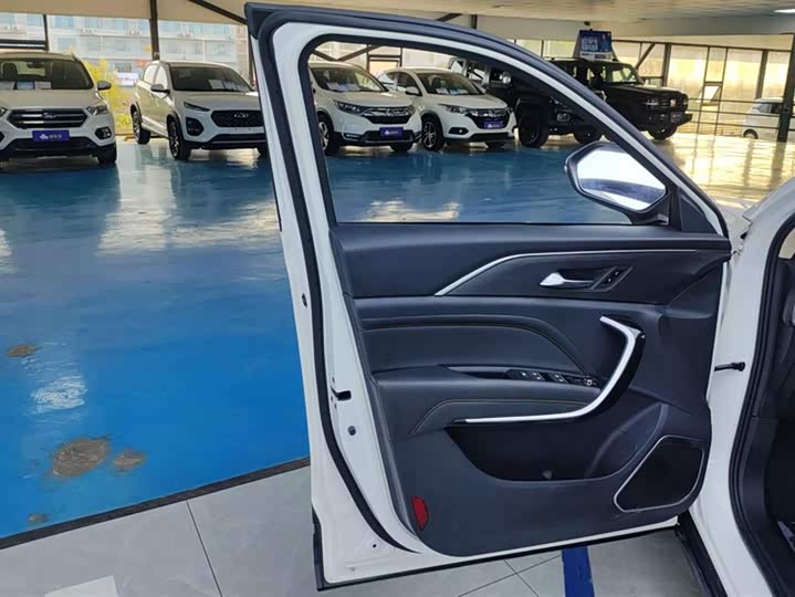 Фото 7 - Bestune T77