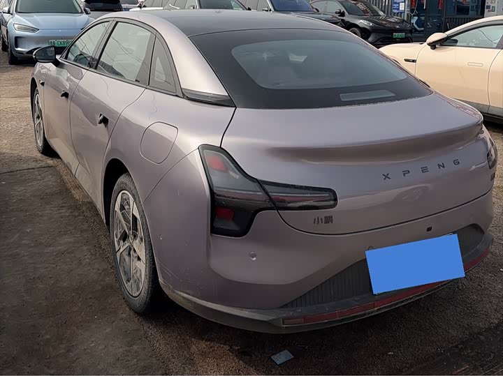 Фото 6 - XPeng Mona M03
