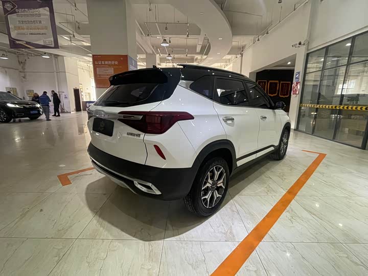Фото 6 - Kia KX3