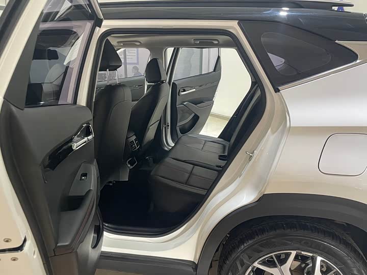 Фото 9 - Kia KX3