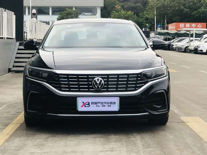 Фото 2 - Volkswagen Passat Hybrid