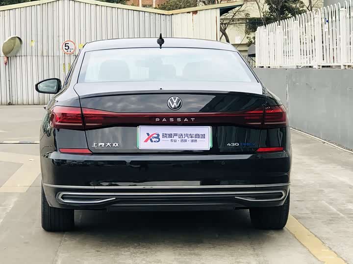 Фото 7 - Volkswagen Passat Hybrid