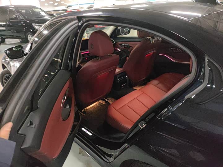 Photo 6 - BMW 3 Series