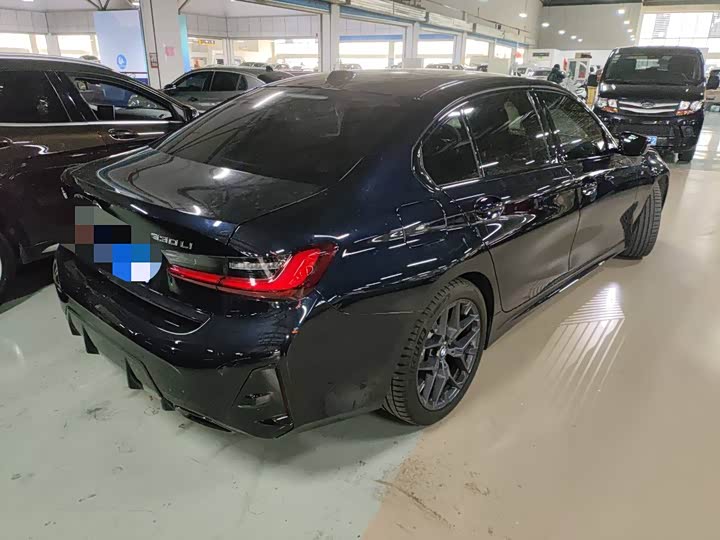 Photo 9 - BMW 3 Series