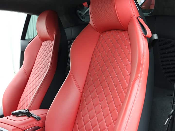 Фото 3 - Audi R8