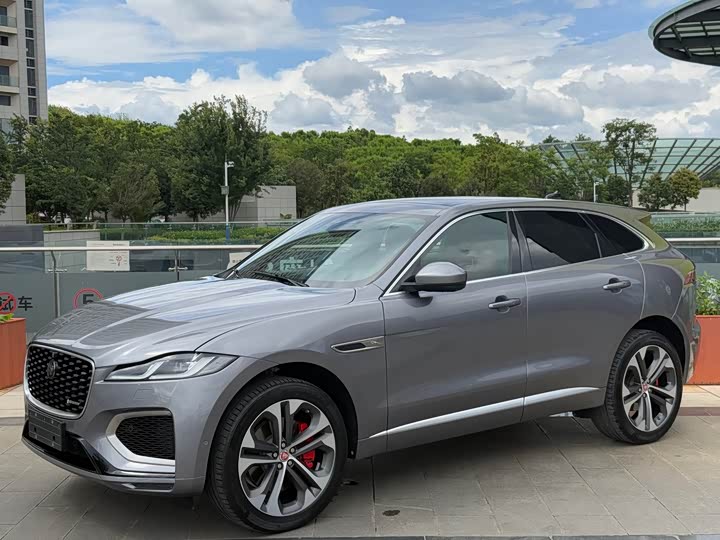 Photo 2 - Jaguar F-Pace