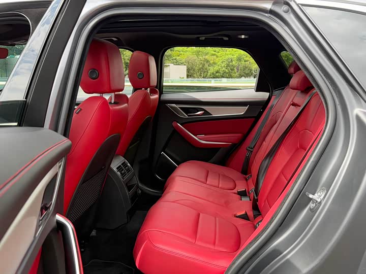 Photo 9 - Jaguar F-Pace