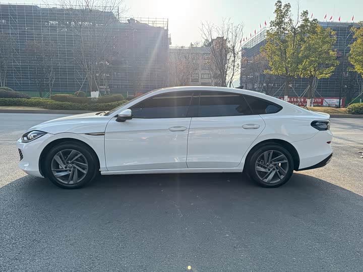 Фото 4 - Volkswagen Lamando L