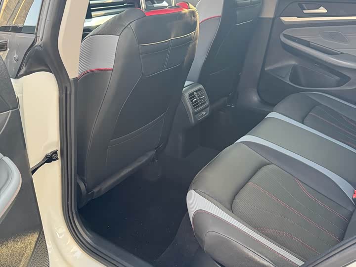 Фото 9 - Volkswagen Lamando L