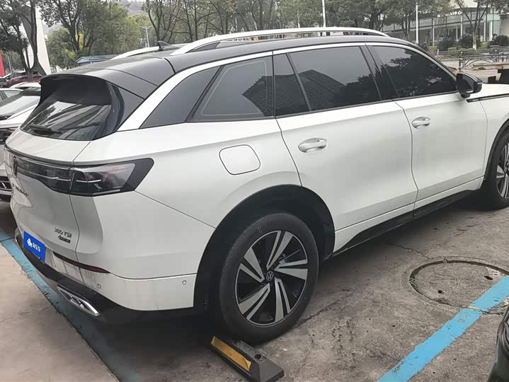 Фото 3 - Volkswagen Tavendor