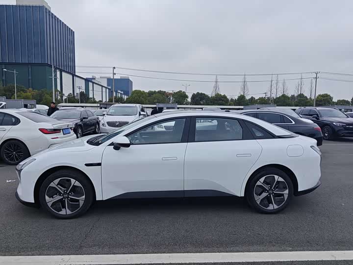 Фото 4 - XPeng Mona M03