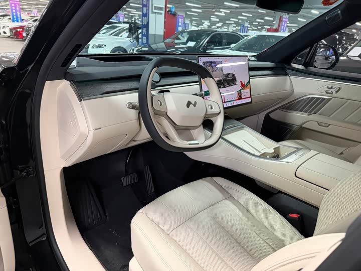 Фото 9 - Nio Onvo L90