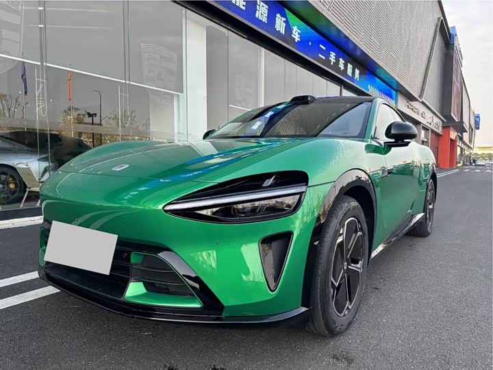 Фото 1 - Xiaomi YU7