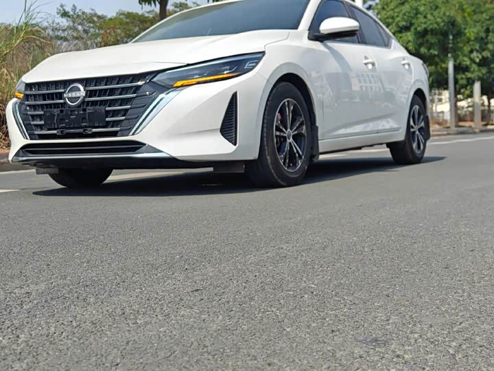 Photo 2 - Nissan Sylphy