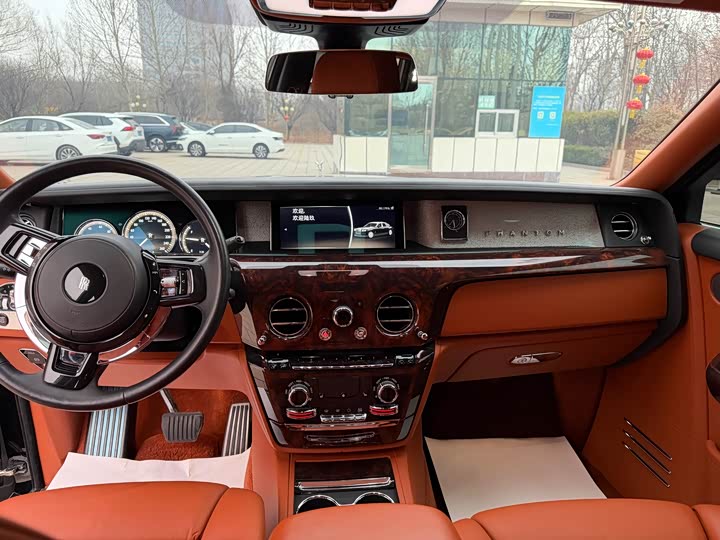 Photo 4 - Rolls-Royce Phantom