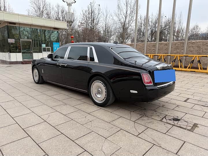 Photo 8 - Rolls-Royce Phantom