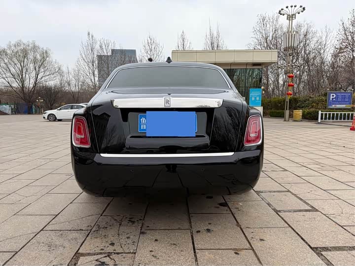 Photo 9 - Rolls-Royce Phantom