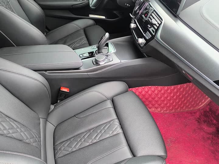 Фото 8 - BMW 5 Series