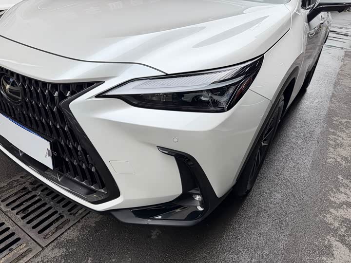 Фото 4 - Lexus NX