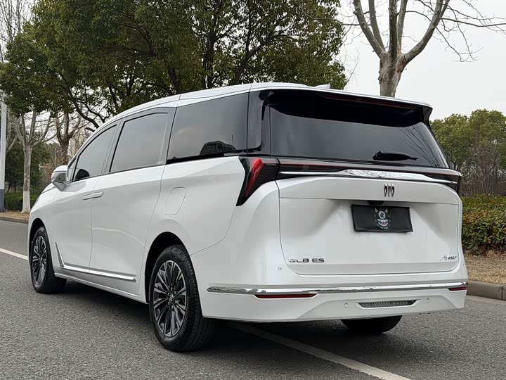 Фото 6 - Buick GL8 ES