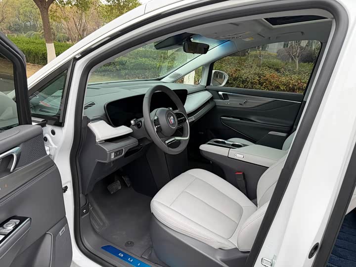 Фото 7 - Buick GL8 ES