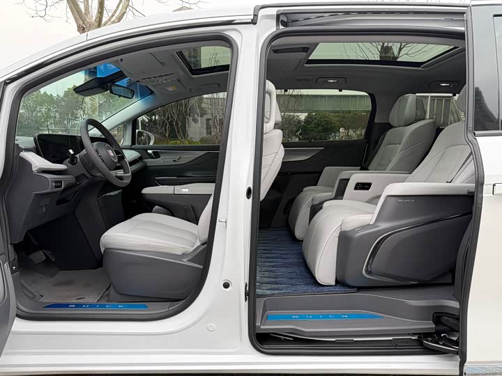 Фото 8 - Buick GL8 ES