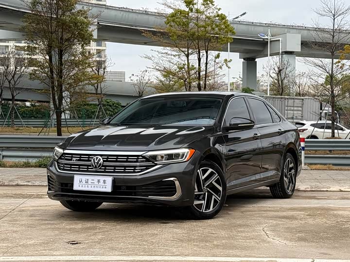 Фото 1 - Volkswagen Sagitar L