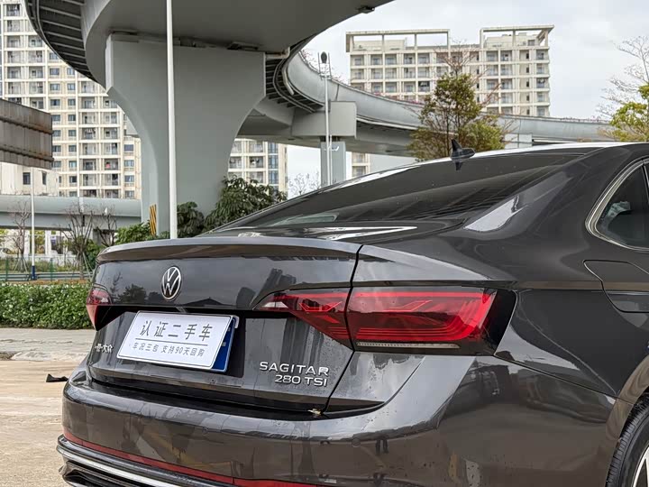 Фото 8 - Volkswagen Sagitar L