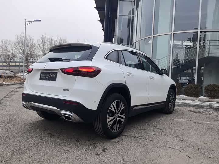 Фото 9 - Mercedes-Benz GLA-Class