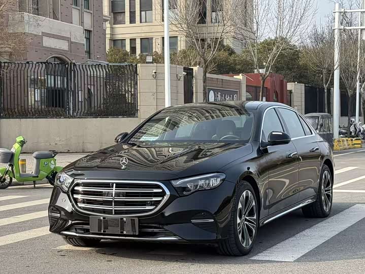 Фото 1 - Mercedes-Benz E-Class Hybrid