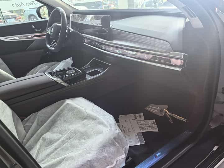 Фото 5 - BMW 7 Series