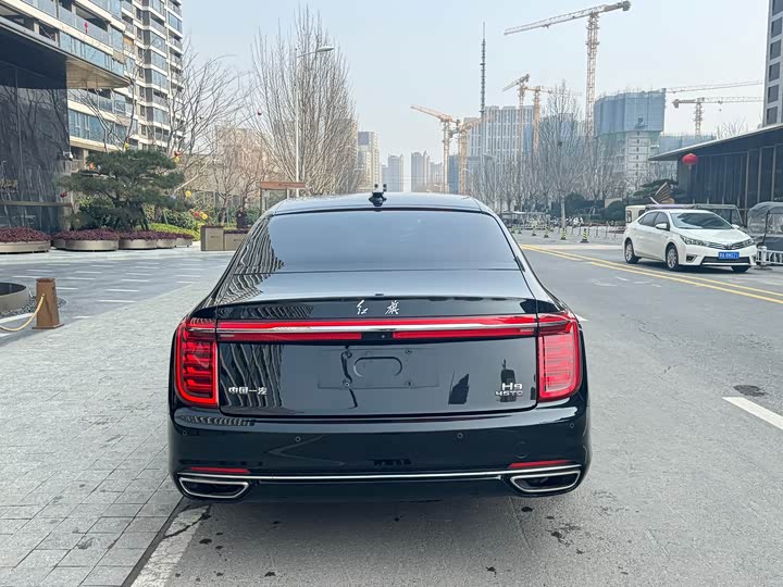 Фото 6 - Hongqi H9