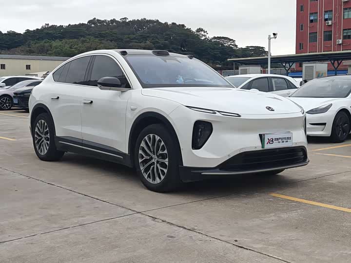 Фото 3 - Nio EC6
