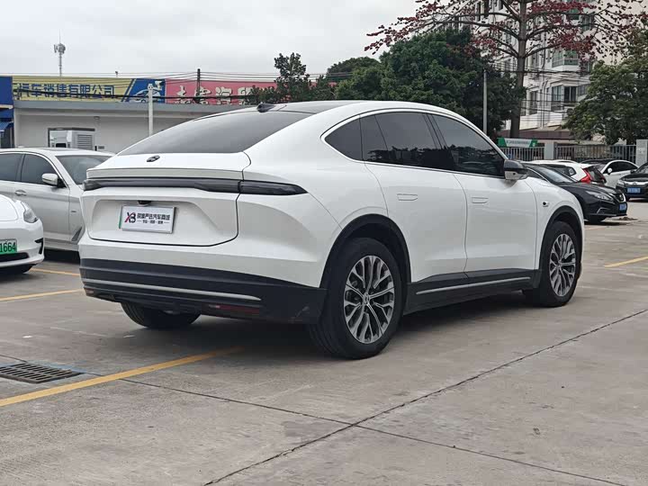 Фото 5 - Nio EC6