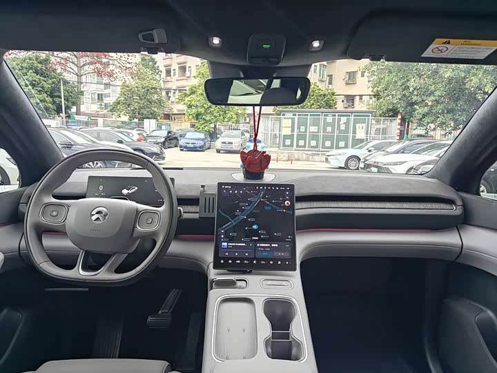 Фото 9 - Nio EC6