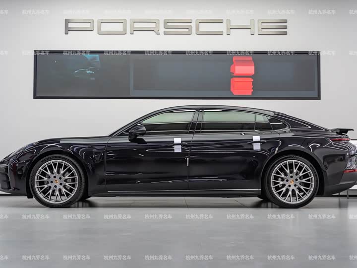 Фото 3 - Porsche Panamera